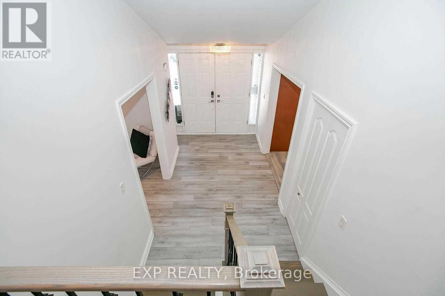 234 Pinetree Way, Mississauga, Ontario  L5G 2R2 - Photo 11 - W12889516