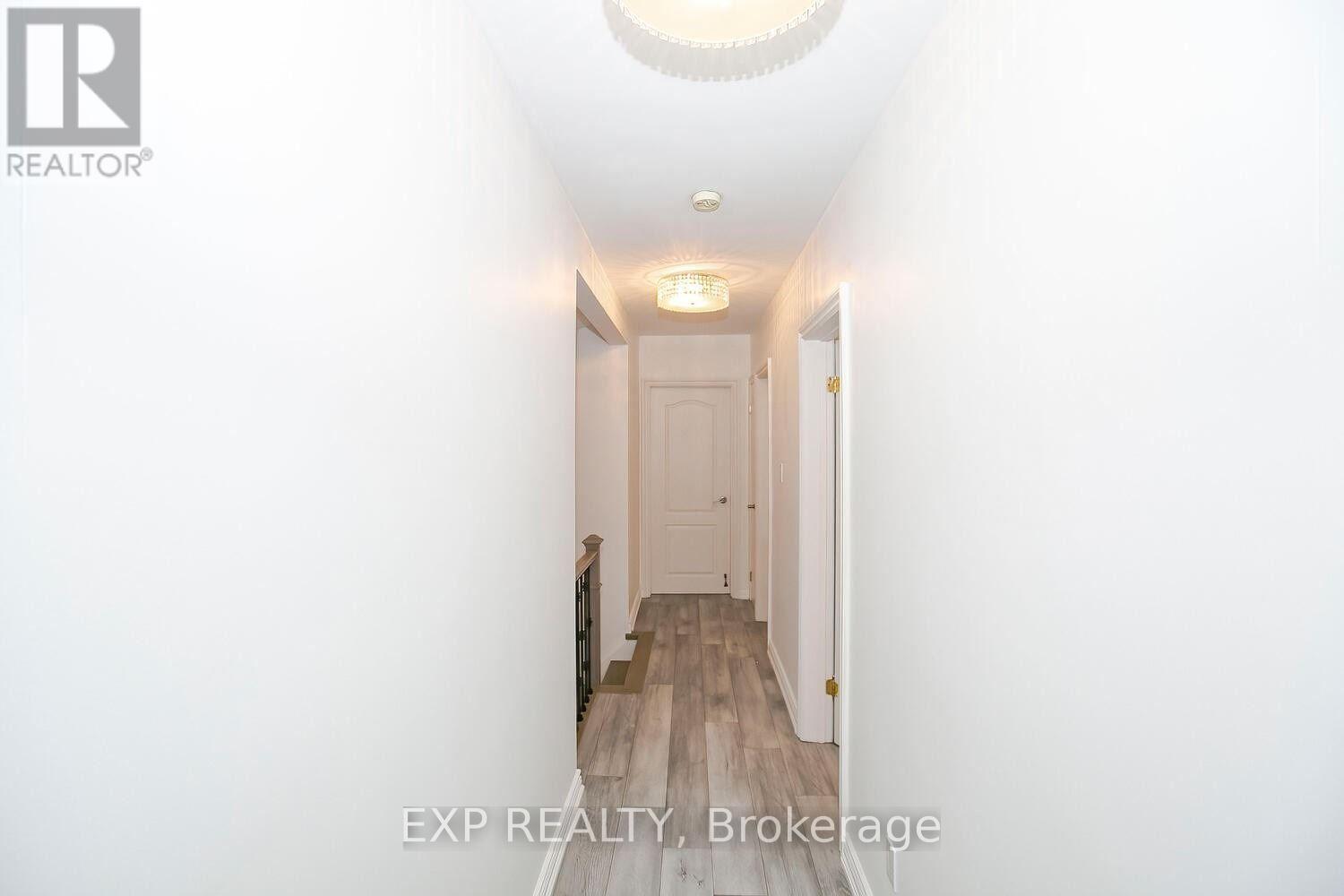 234 Pinetree Way, Mississauga, Ontario  L5G 2R2 - Photo 12 - W12889516