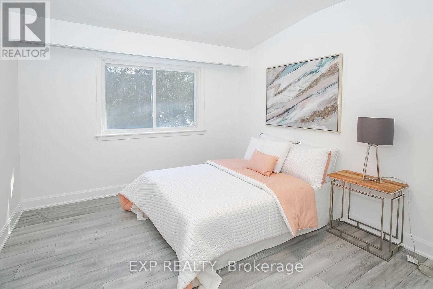 234 Pinetree Way, Mississauga, Ontario  L5G 2R2 - Photo 14 - W12889516