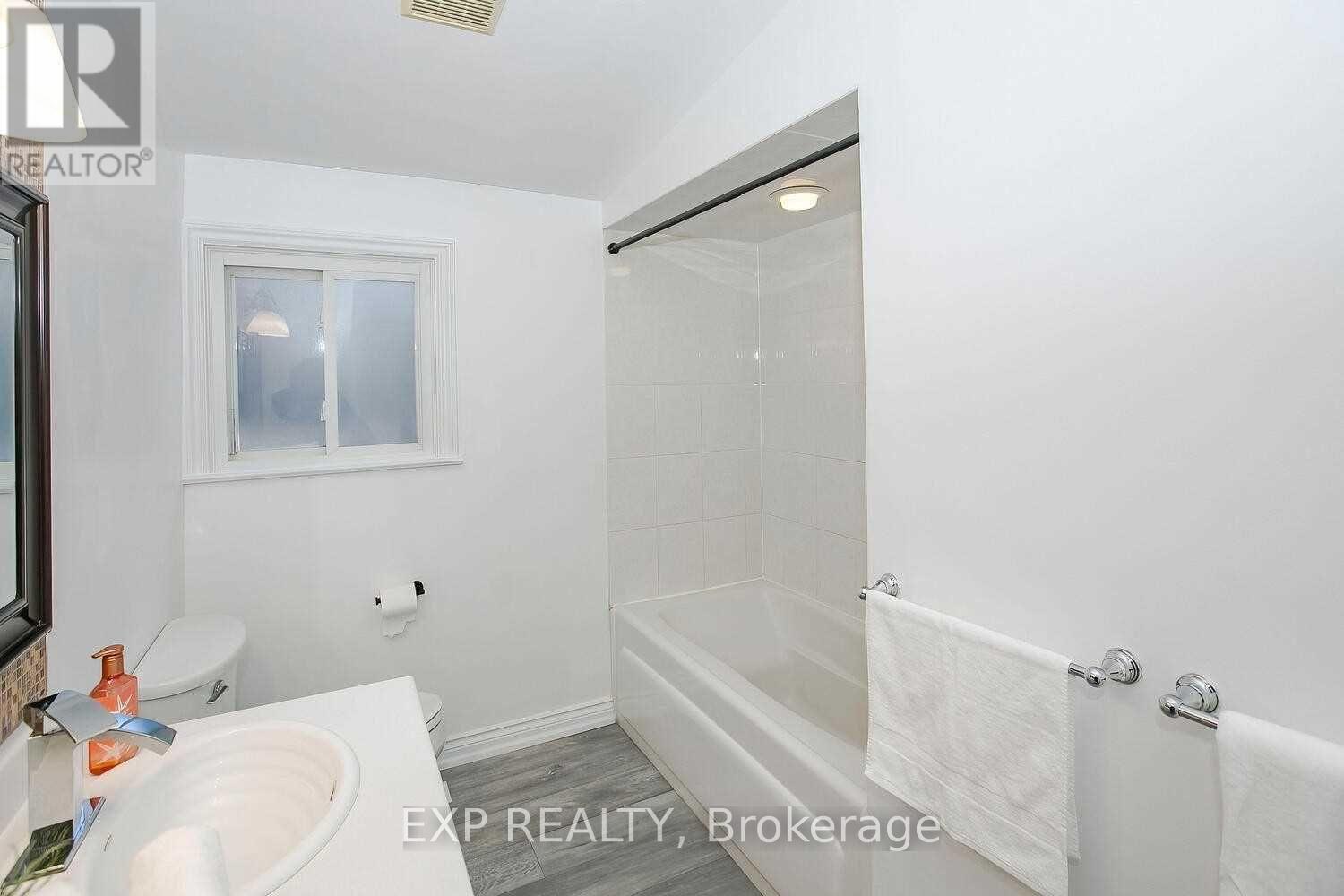 234 Pinetree Way, Mississauga, Ontario  L5G 2R2 - Photo 17 - W12889516