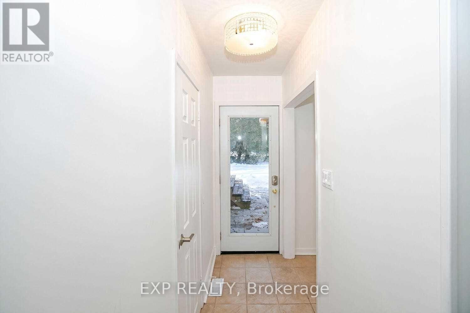 234 Pinetree Way, Mississauga, Ontario  L5G 2R2 - Photo 21 - W12889516