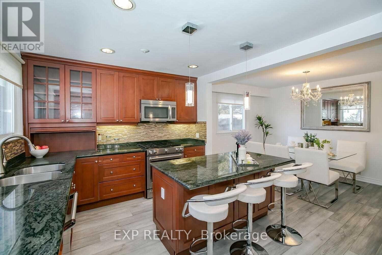 234 Pinetree Way, Mississauga, Ontario  L5G 2R2 - Photo 8 - W12889516