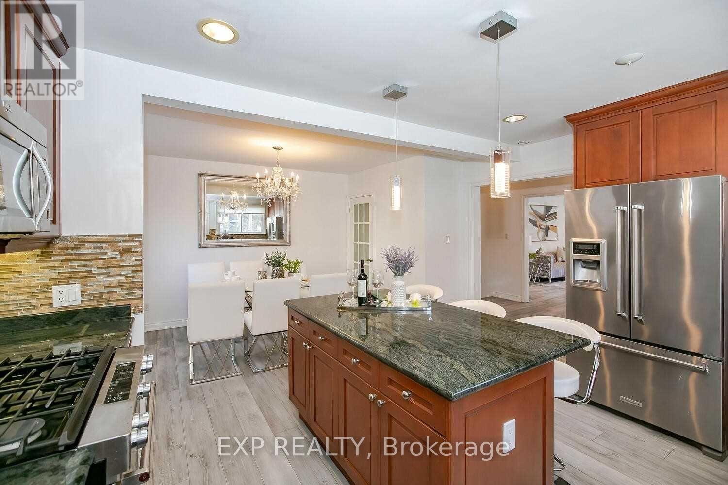 234 Pinetree Way, Mississauga, Ontario  L5G 2R2 - Photo 9 - W12889516