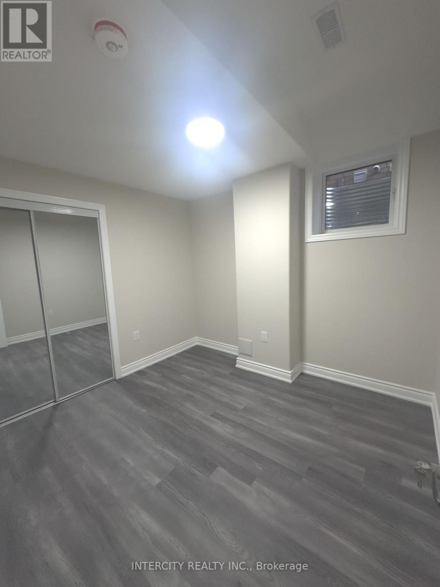 Bsmt - 18 Elverton Crescent, Brampton, Ontario  L7A 4Z4 - Photo 12 - W12889562