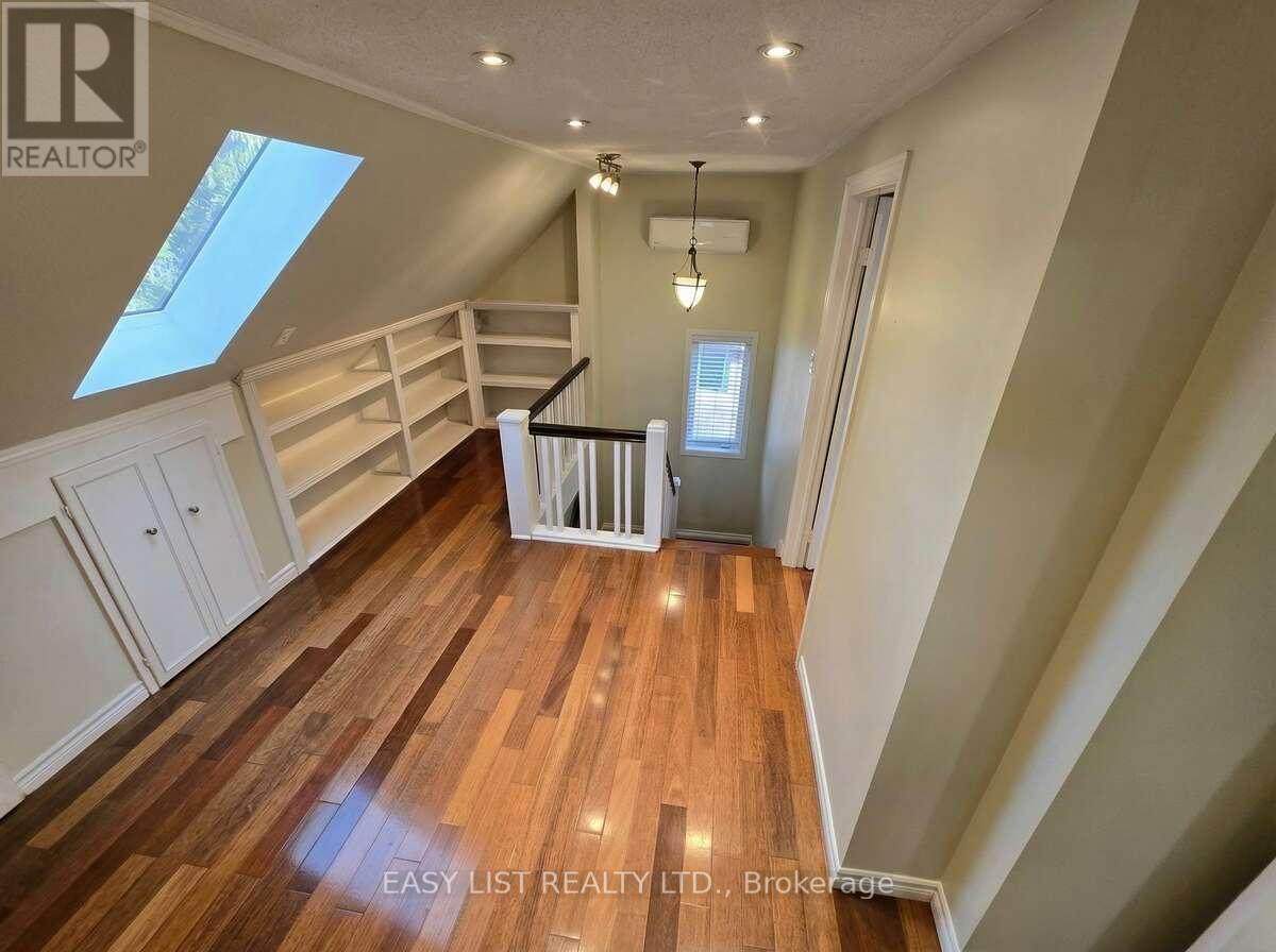 1568 Cawthra Court, Mississauga, Ontario  L5G 4L3 - Photo 15 - W12889570