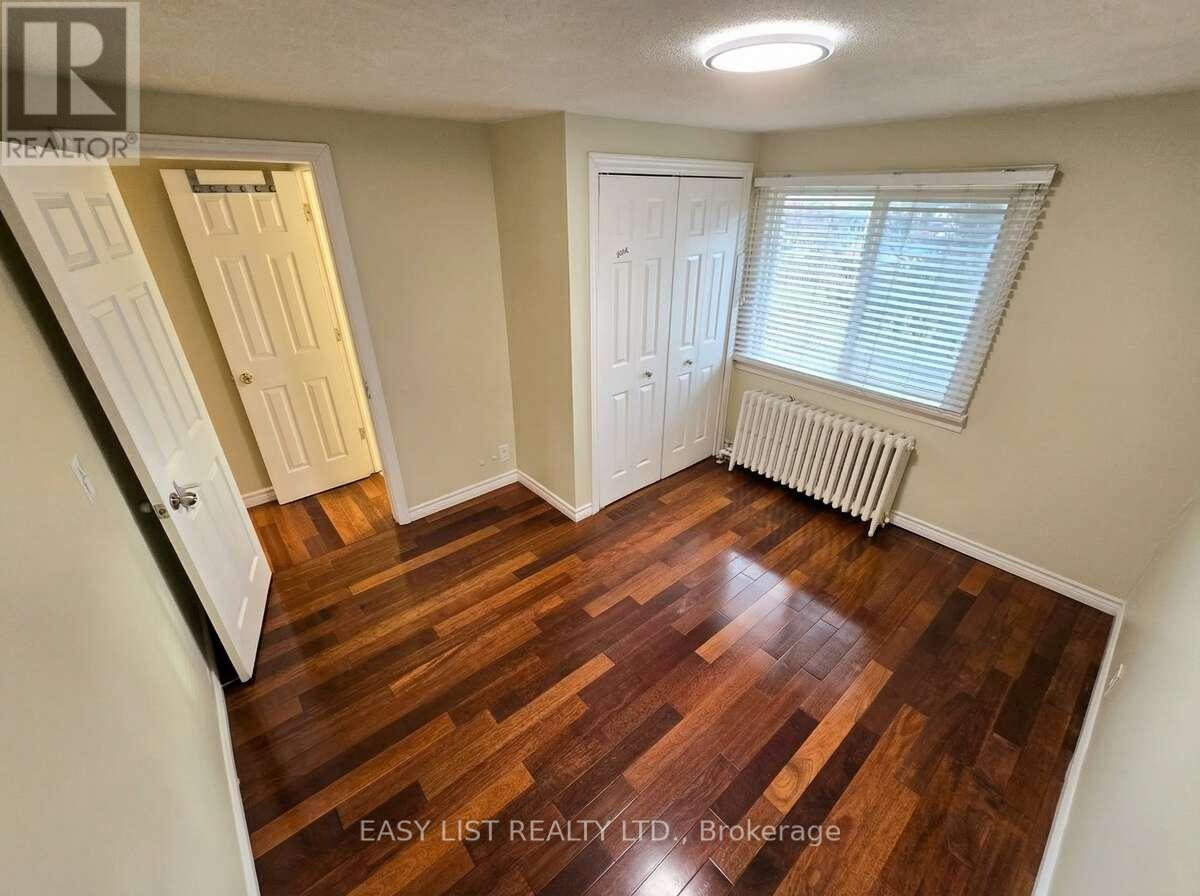 1568 Cawthra Court, Mississauga, Ontario  L5G 4L3 - Photo 21 - W12889570