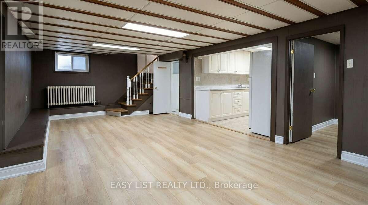 1568 Cawthra Court, Mississauga, Ontario  L5G 4L3 - Photo 28 - W12889570