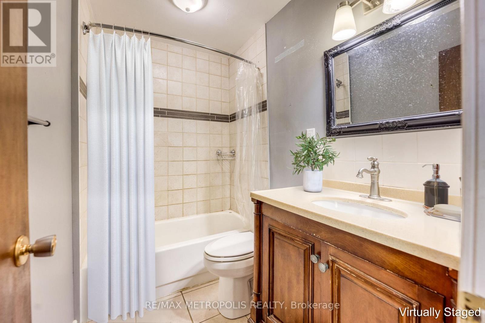 #1 Upper - 1548 St. Clair Parkway, St. Clair, Ontario  N0N 1H0 - Photo 6 - X12889574