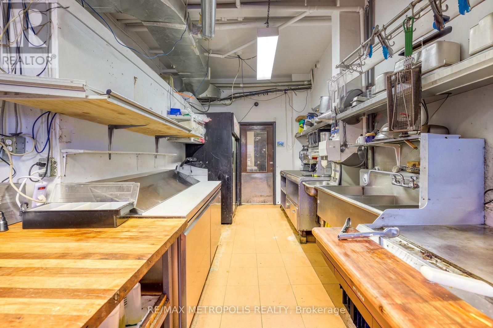 1548 St. Clair Parkway, St. Clair, Ontario  N0N 1H0 - Photo 12 - X12889576