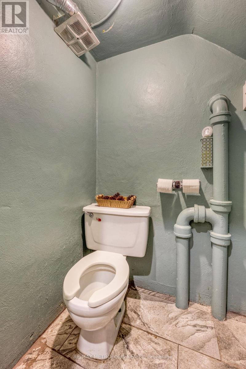 1548 St. Clair Parkway, St. Clair, Ontario  N0N 1H0 - Photo 22 - X12889576