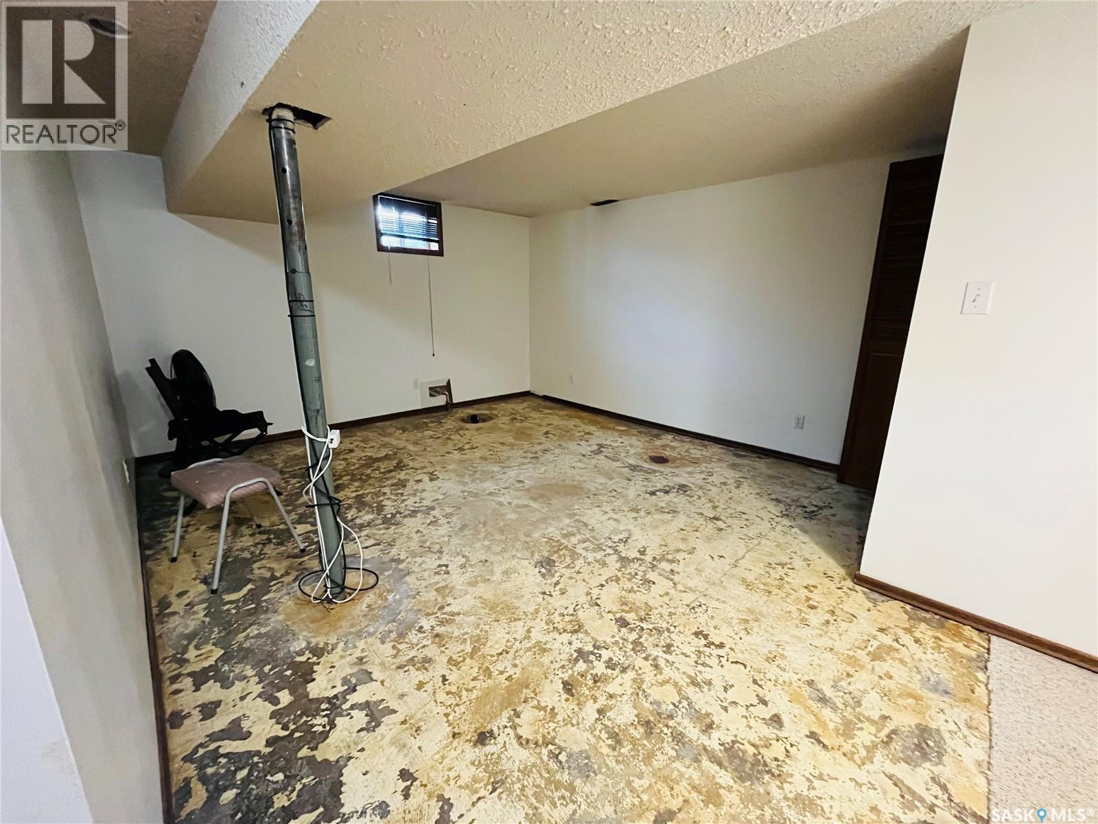 45 6th Avenue Ne, Swift Current, Saskatchewan  S9H 2L8 - Photo 12 - SK030485