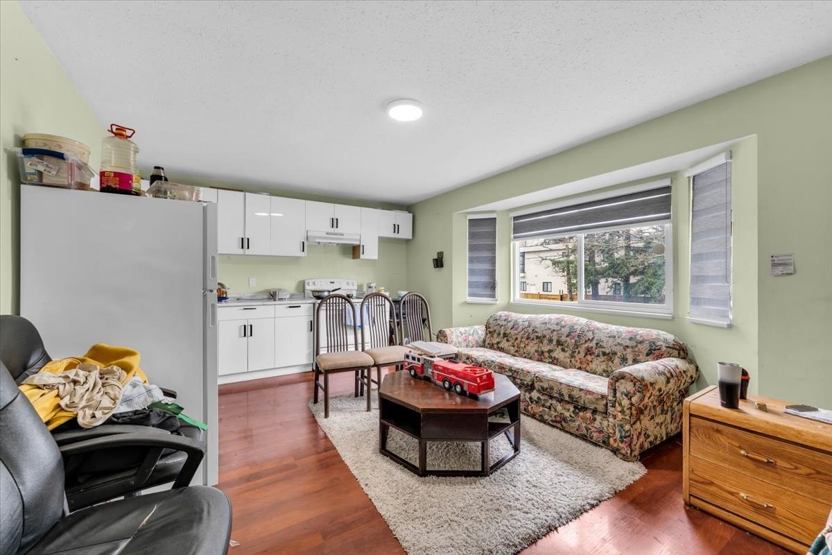 6848 135 Street, Surrey, British Columbia  V3W 4W6 - Photo 4 - R3091773