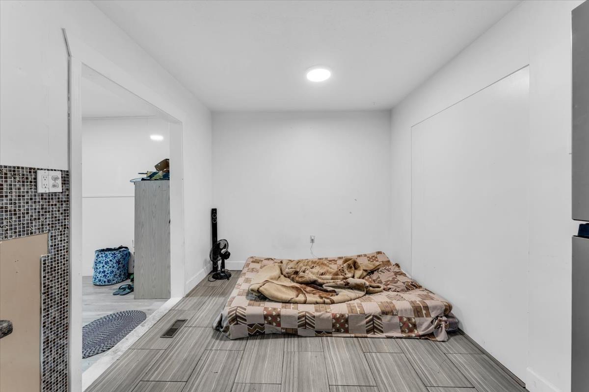 6848 135 Street, Surrey, British Columbia  V3W 4W6 - Photo 12 - R3091773