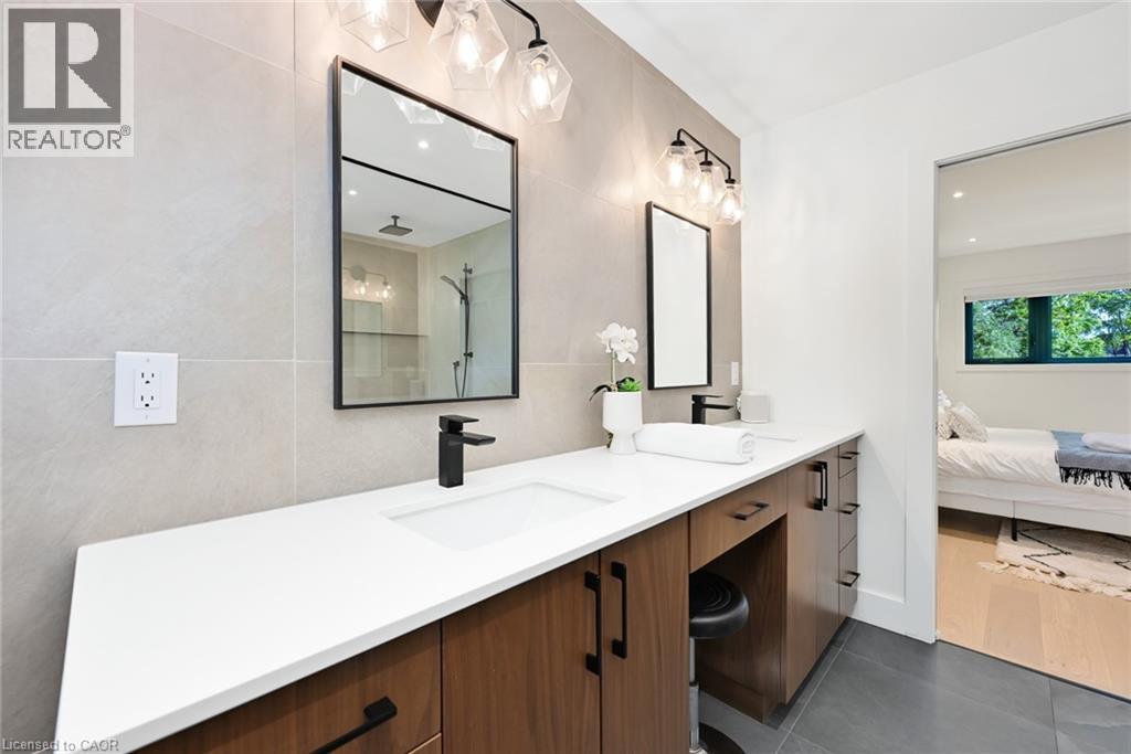 162 Stone Church Road E, Hamilton, Ontario  L9B 1A9 - Photo 23 - 40773966