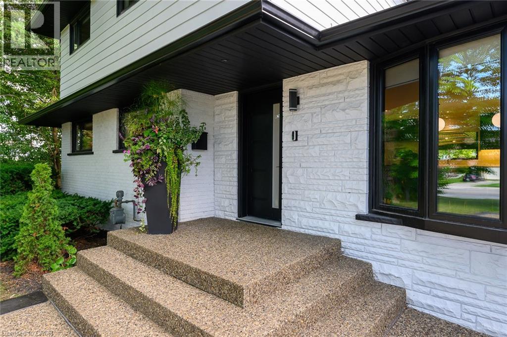 162 Stone Church Road E, Hamilton, Ontario  L9B 1A9 - Photo 3 - 40773966