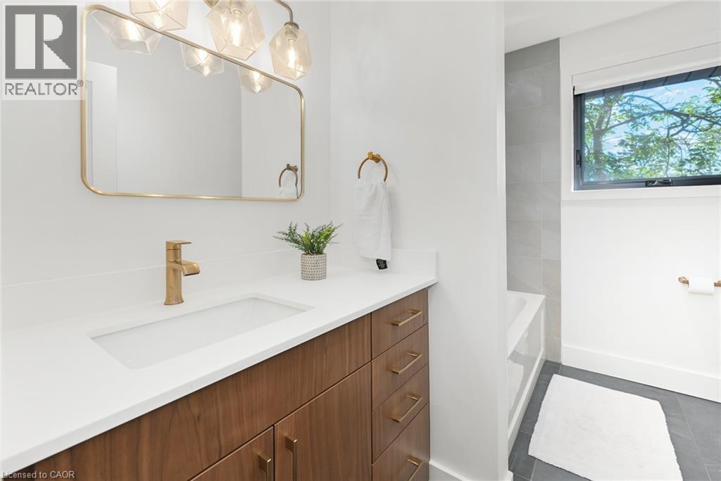 162 Stone Church Road E, Hamilton, Ontario  L9B 1A9 - Photo 32 - 40773966