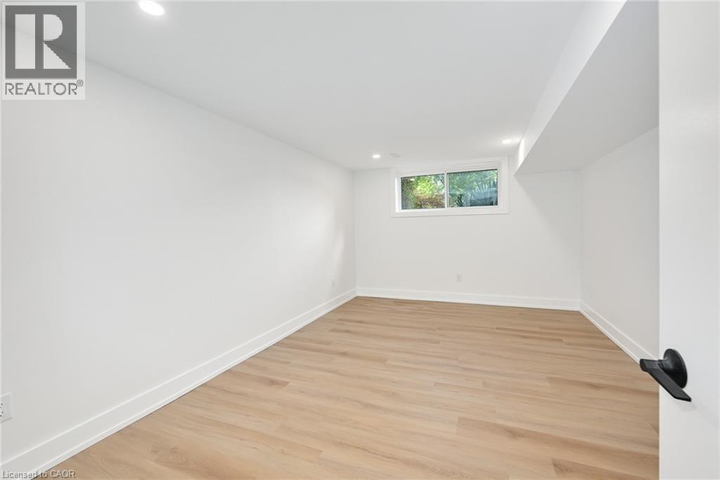 162 Stone Church Road E, Hamilton, Ontario  L9B 1A9 - Photo 38 - 40773966