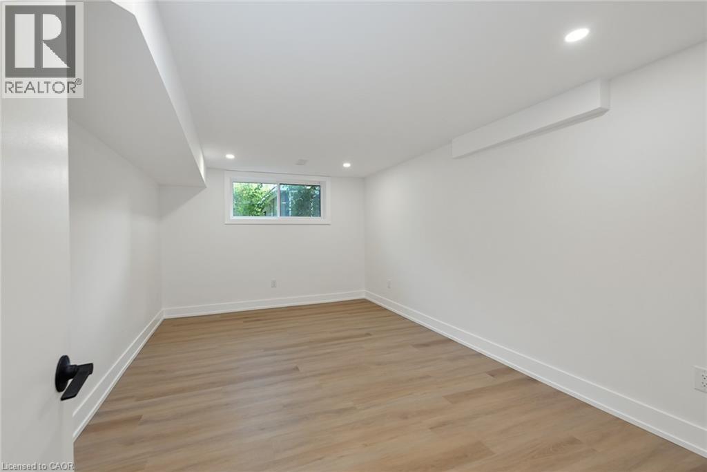 162 Stone Church Road E, Hamilton, Ontario  L9B 1A9 - Photo 37 - 40773966