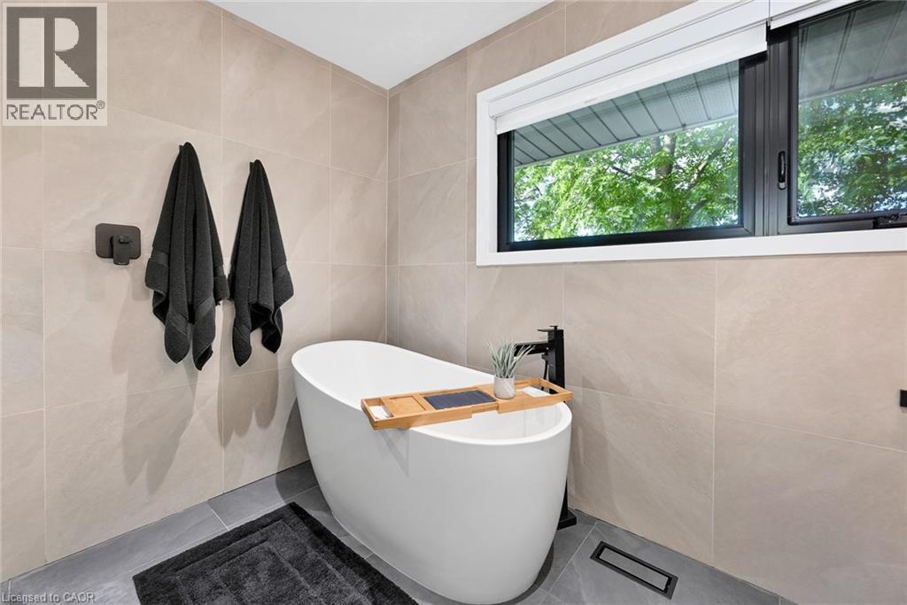 162 Stone Church Road E, Hamilton, Ontario  L9B 1A9 - Photo 21 - 40773966