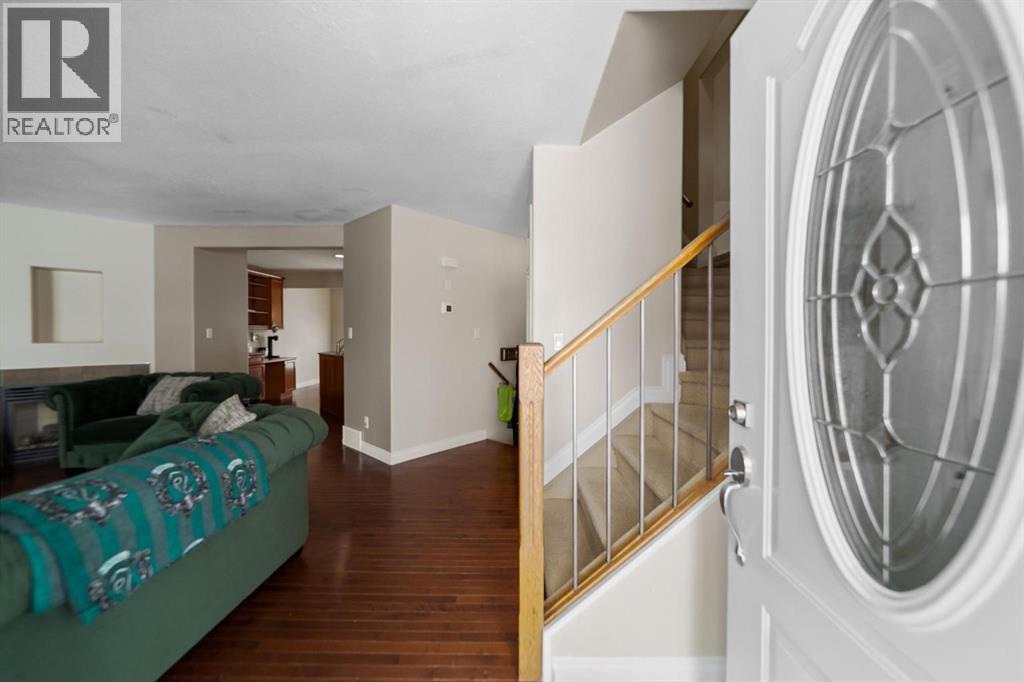 5809 28 Avenue, Camrose, Alberta  T4V 1P8 - Photo 4 - A2293210