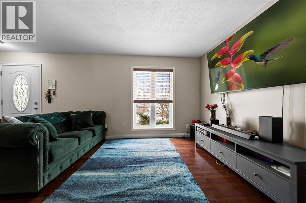 5809 28 Avenue, Camrose, Alberta  T4V 1P8 - Photo 6 - A2293210