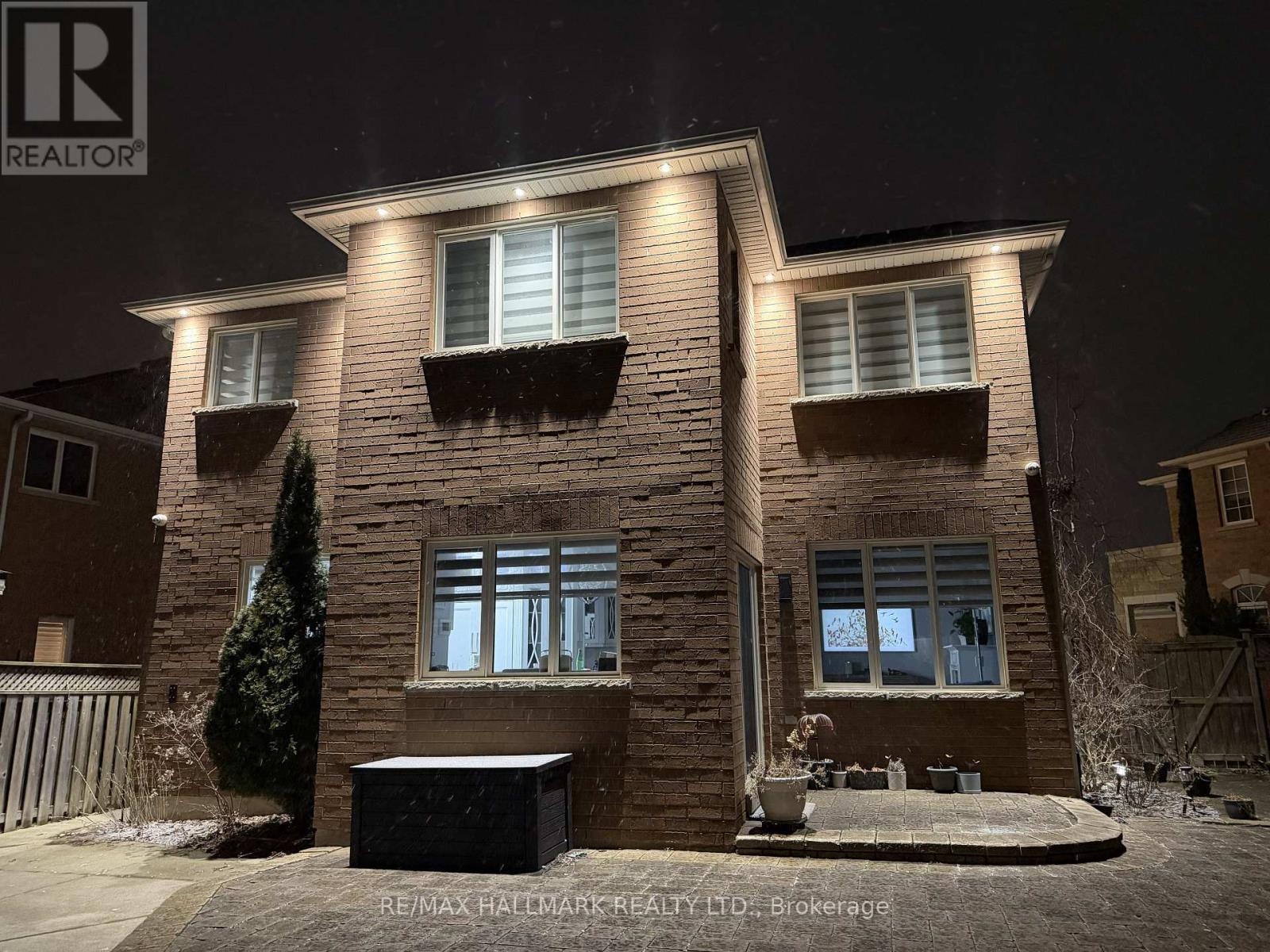 46 Customline Drive, Brampton (Fletcher's Meadow), Ontario  L7A 3C2 - Photo 3 - W12886284