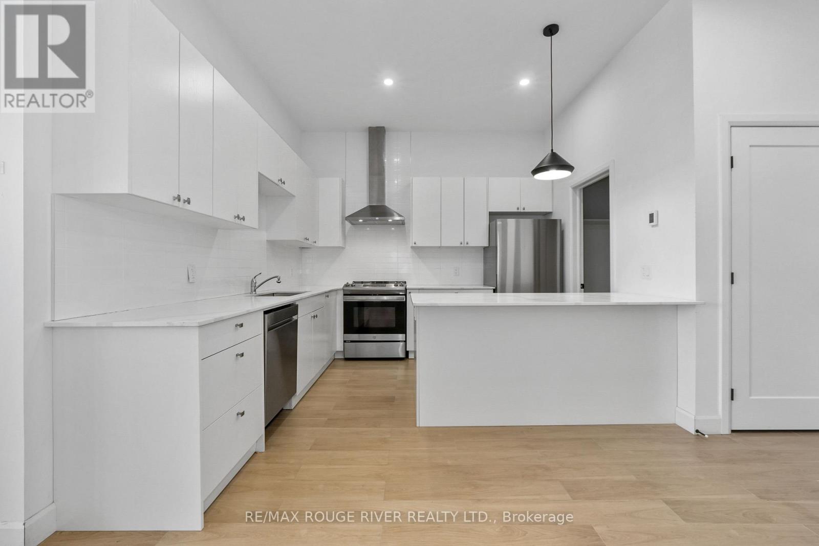 109 - 415 King Street W, Cobourg, Ontario  K9A 2N6 - Photo 2 - X12889600