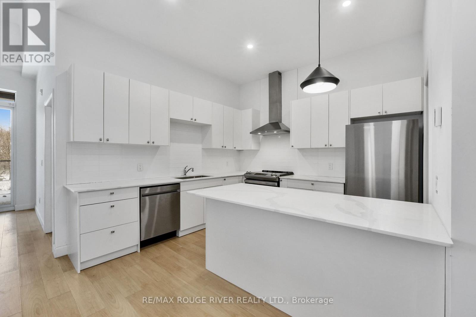 109 - 415 King Street W, Cobourg, Ontario  K9A 2N6 - Photo 3 - X12889600