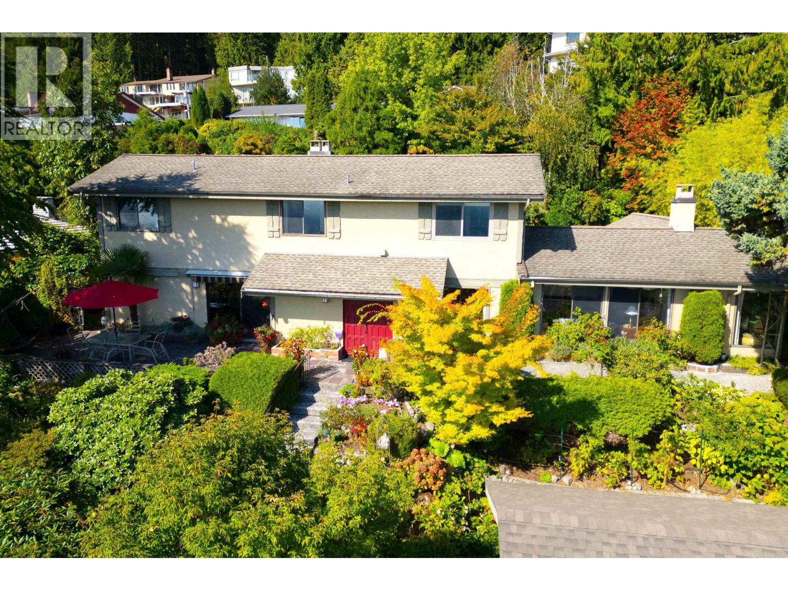 560 CRAIGMOHR DRIVE, West Vancouver, British Columbia
