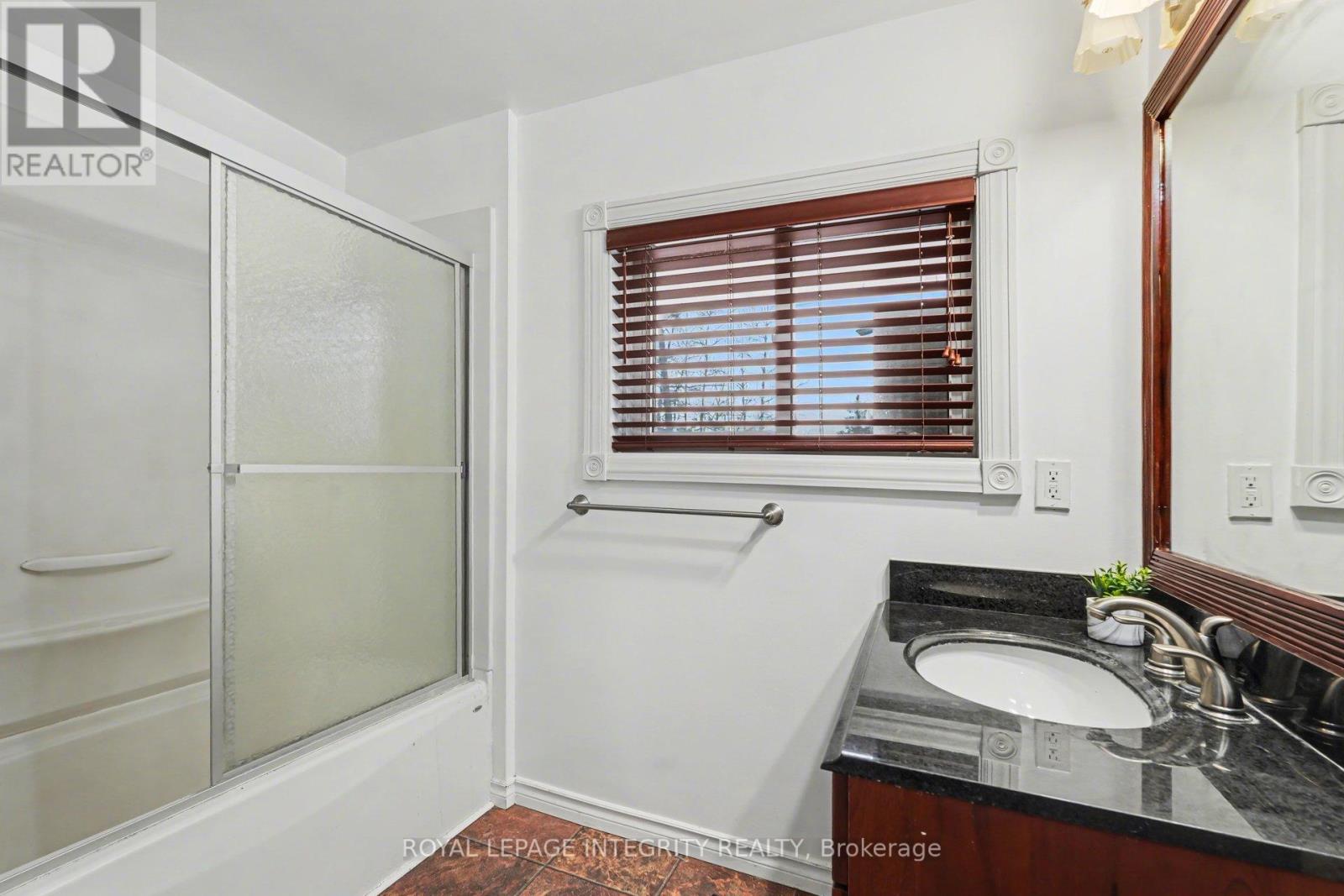 90 Constance Lake Road, Ottawa, Ontario  K2K 1X7 - Photo 14 - X12884170