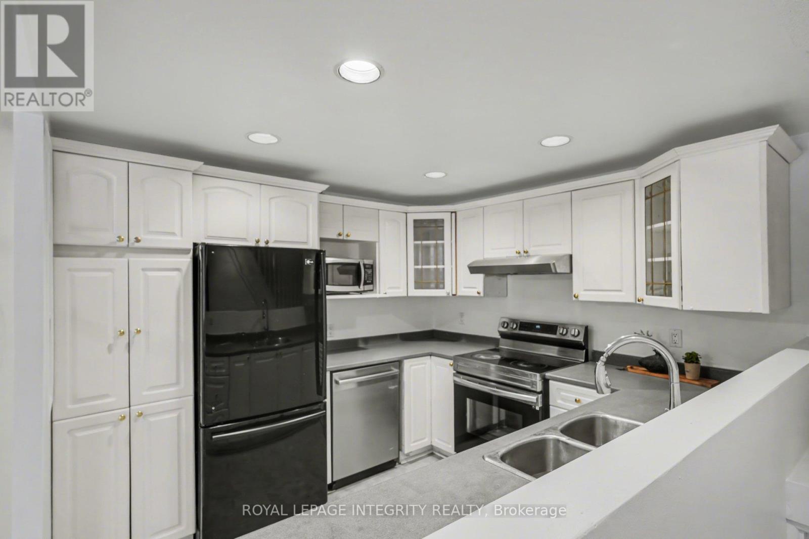 90 Constance Lake Road, Ottawa, Ontario  K2K 1X7 - Photo 8 - X12884170