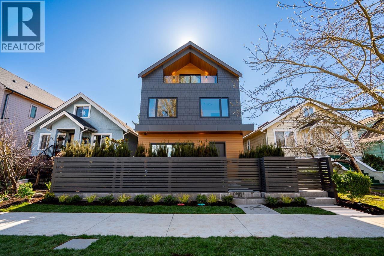 1 372 37 AVENUE, Vancouver, British Columbia