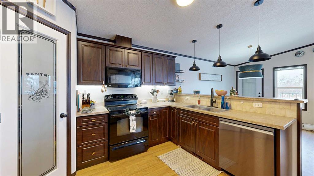 105 5 Avenue, Gadsby, Alberta T0C 1K0 - Photo 12 - A2273596