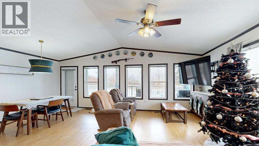 105 5 Avenue, Gadsby, Alberta T0C 1K0 - Photo 3 - A2273596