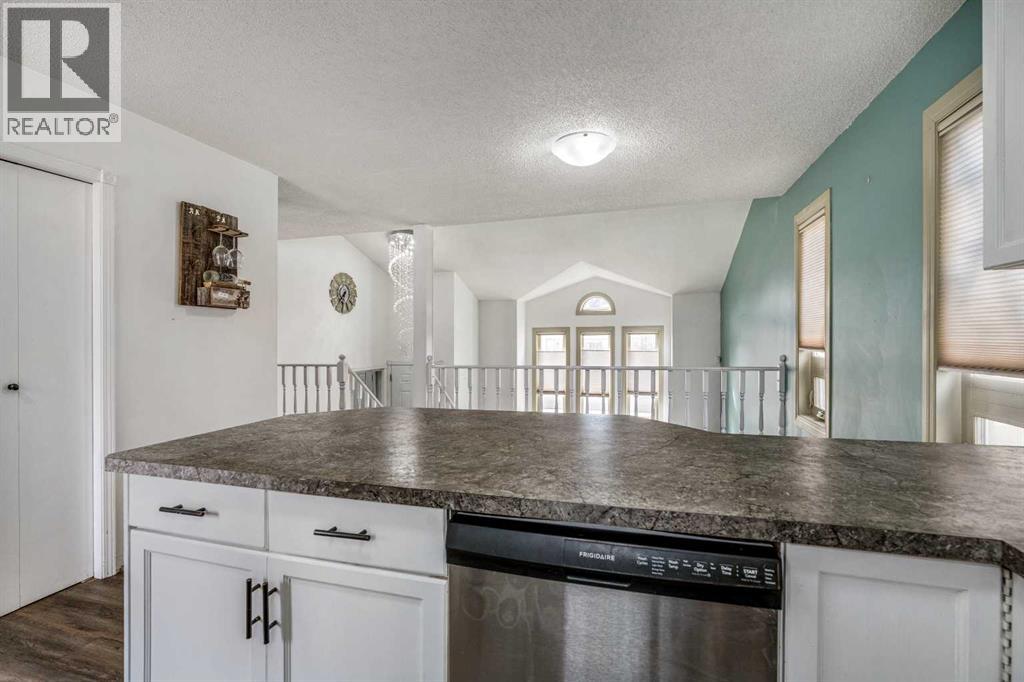 224 Mt Crandell Crescent W, Lethbridge, Alberta  T1K 6M8 - Photo 16 - A2292037