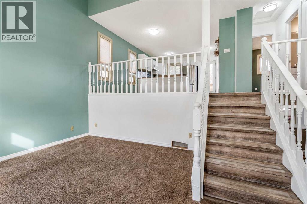 224 Mt Crandell Crescent W, Lethbridge, Alberta  T1K 6M8 - Photo 7 - A2292037