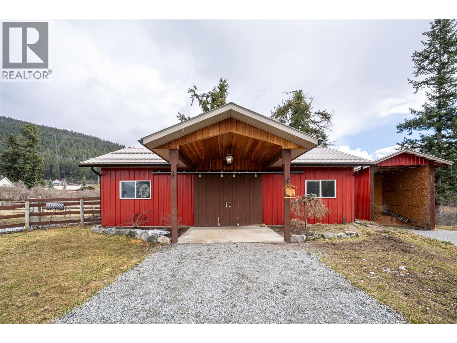 6440 Okanagan Avenue Se, Salmon Arm, British Columbia  V1E 1Y2 - Photo 10 - 10378525