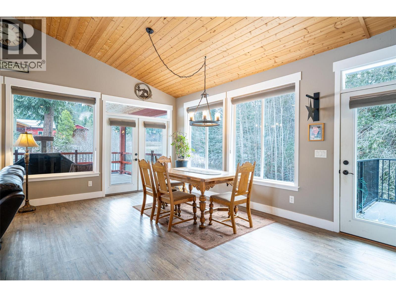 6440 Okanagan Avenue Se, Salmon Arm, British Columbia  V1E 1Y2 - Photo 26 - 10378525