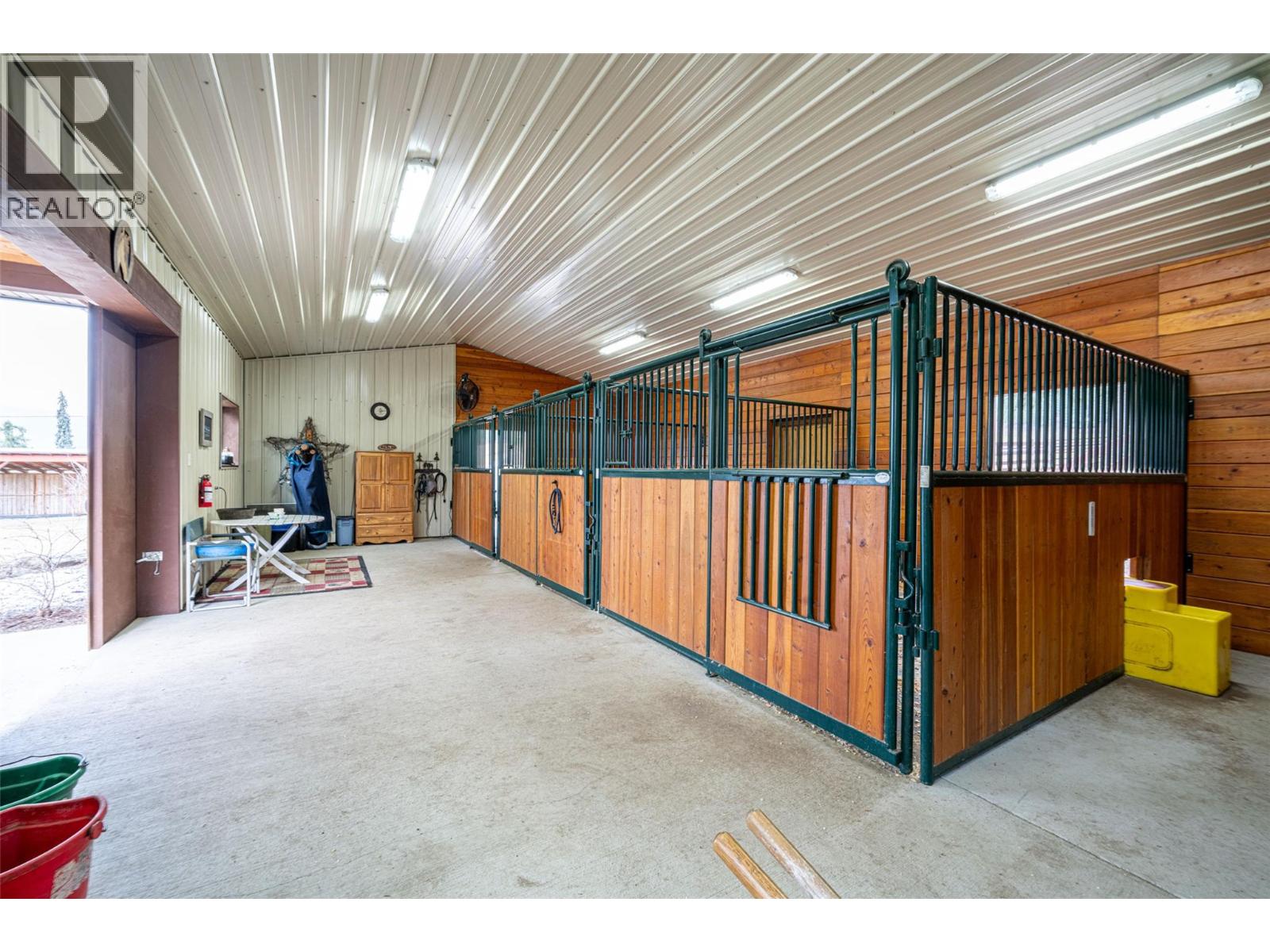 6440 Okanagan Avenue Se, Salmon Arm, British Columbia  V1E 1Y2 - Photo 75 - 10378525