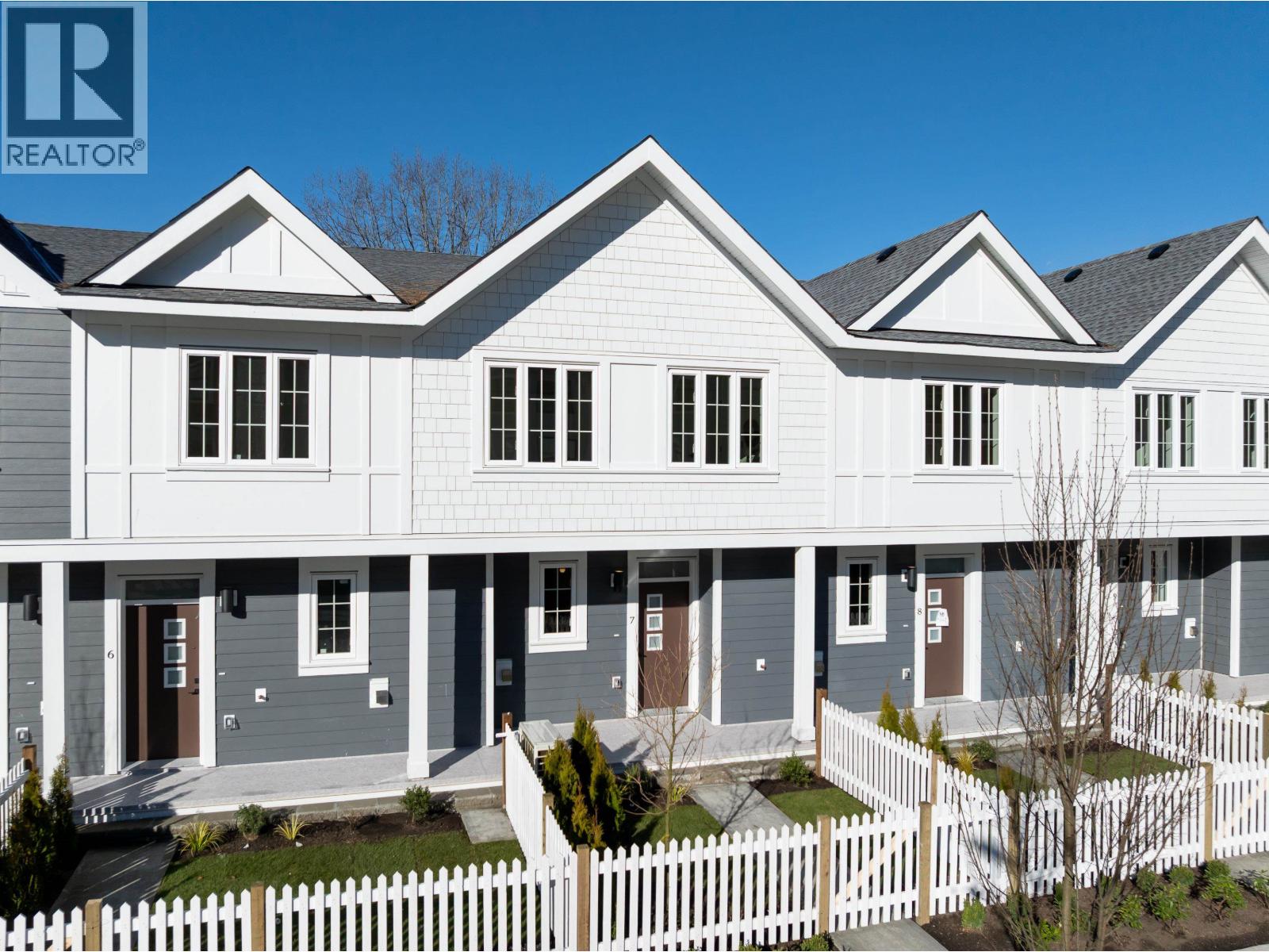 7 2808 ST. GEORGE STREET, Port Moody, British Columbia