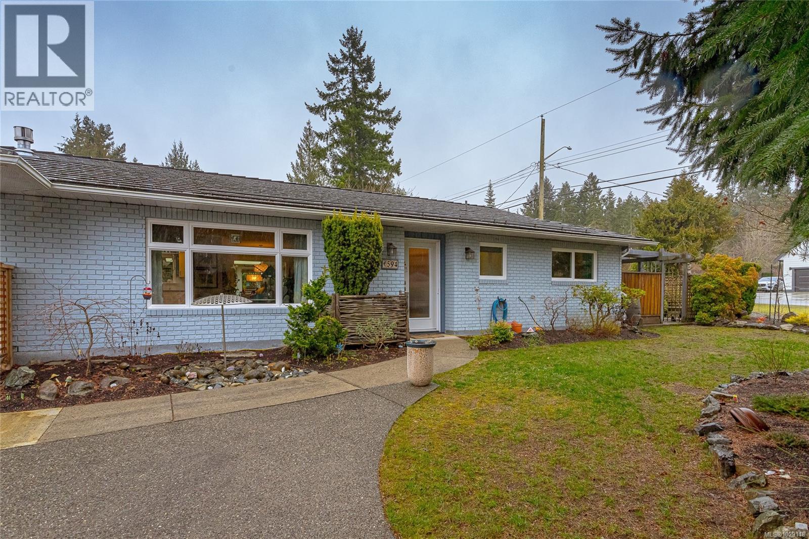 594 Aspen Ave, Qualicum Beach, British Columbia  V9K 1A6 - Photo 3 - 1029118