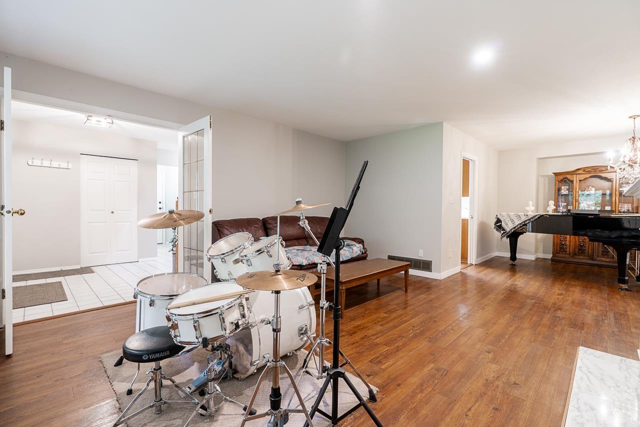 5946 242 Street, Langley, British Columbia  V2Z 1J8 - Photo 6 - R3097188