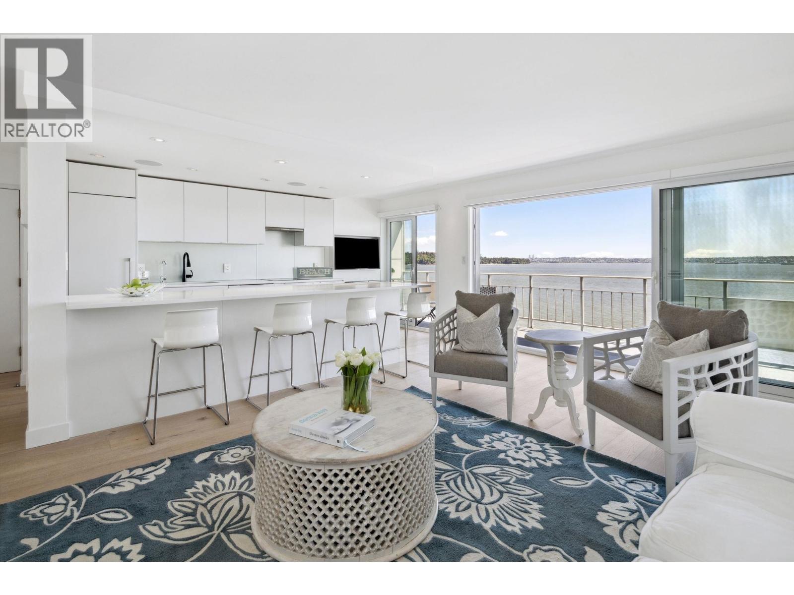 807 150 24TH STREET, West Vancouver, British Columbia