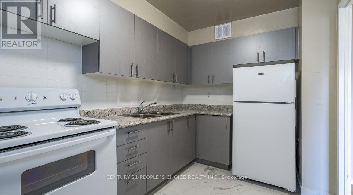 110 - 6161 Bathurst Street, Toronto (Newtonbrook West), Ontario  M2R 1Z5 - Photo 4 - C12889582