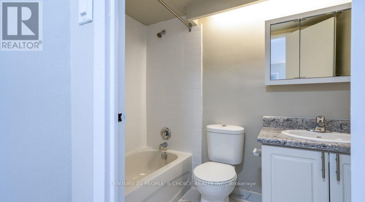 110 - 6161 Bathurst Street, Toronto (Newtonbrook West), Ontario  M2R 1Z5 - Photo 8 - C12889582