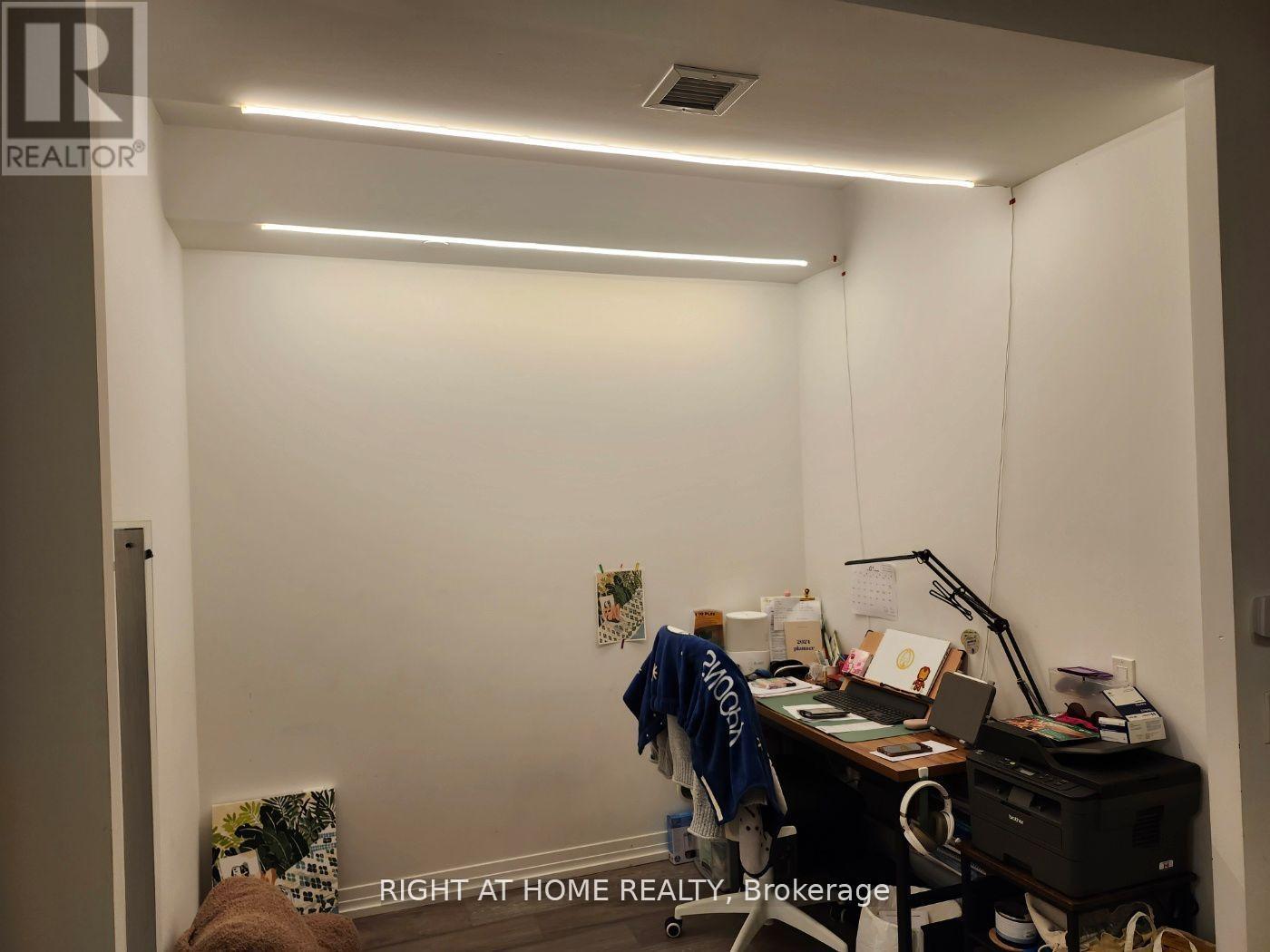 938 - 251 Jarvis Street, Toronto (Church-Yonge Corridor), Ontario  M5B 0C3 - Photo 20 - C12889622