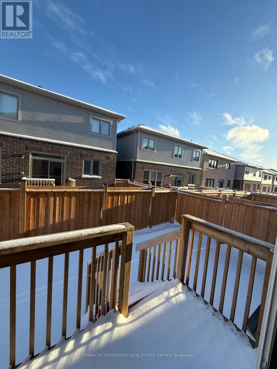 98 Shepherd Drive, Barrie, Ontario  L9S 2Z4 - Photo 3 - S12889584