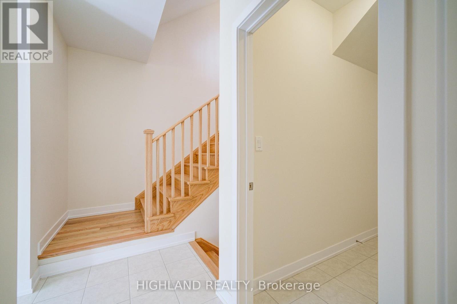 3087 Meadowridge Drive, Oakville, Ontario  L6H 7Z5 - Photo 9 - W12889580