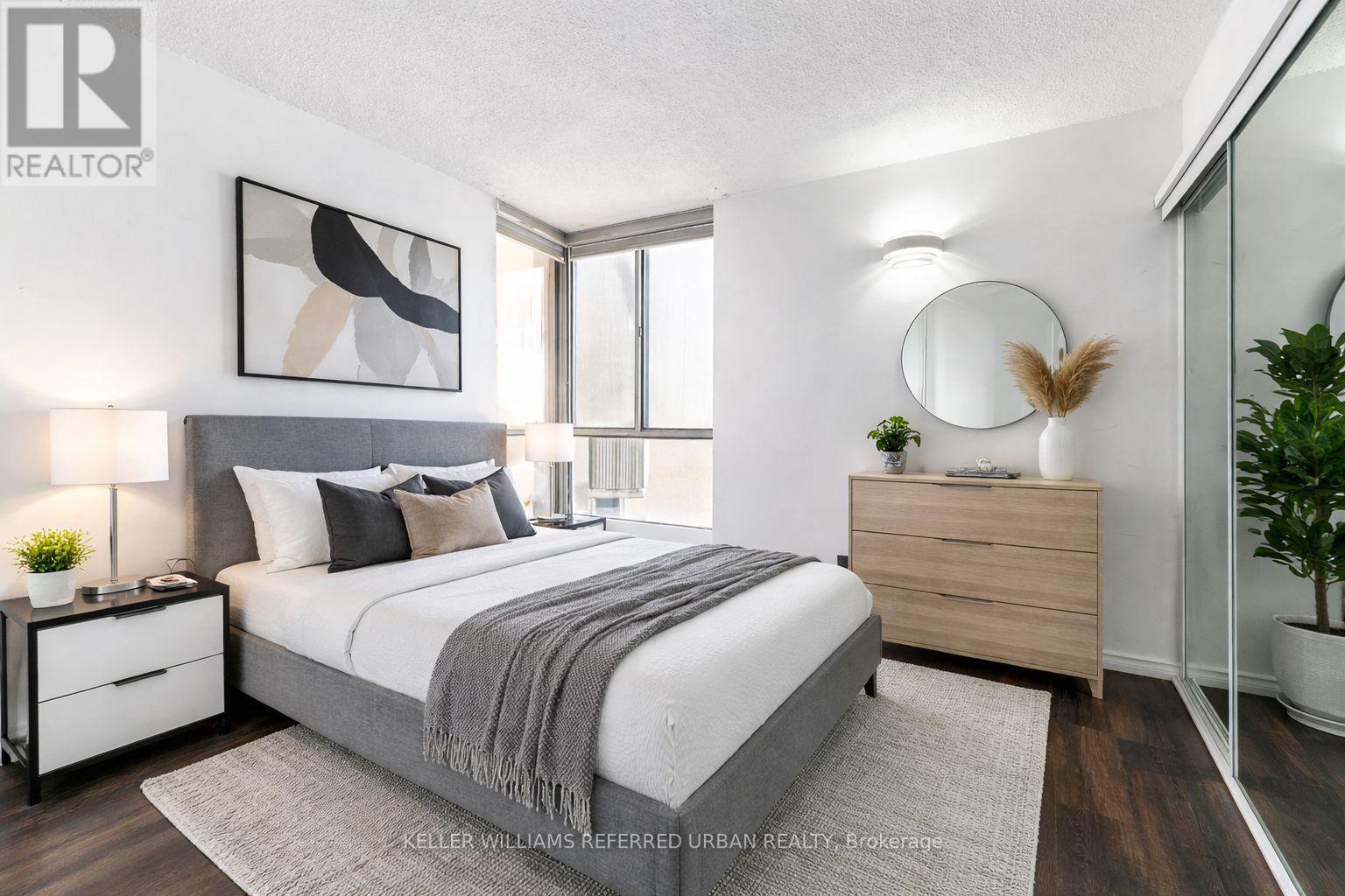 1811 - 10 Martha Eaton Way, Toronto, Ontario  M6M 5B3 - Photo 10 - W12889588