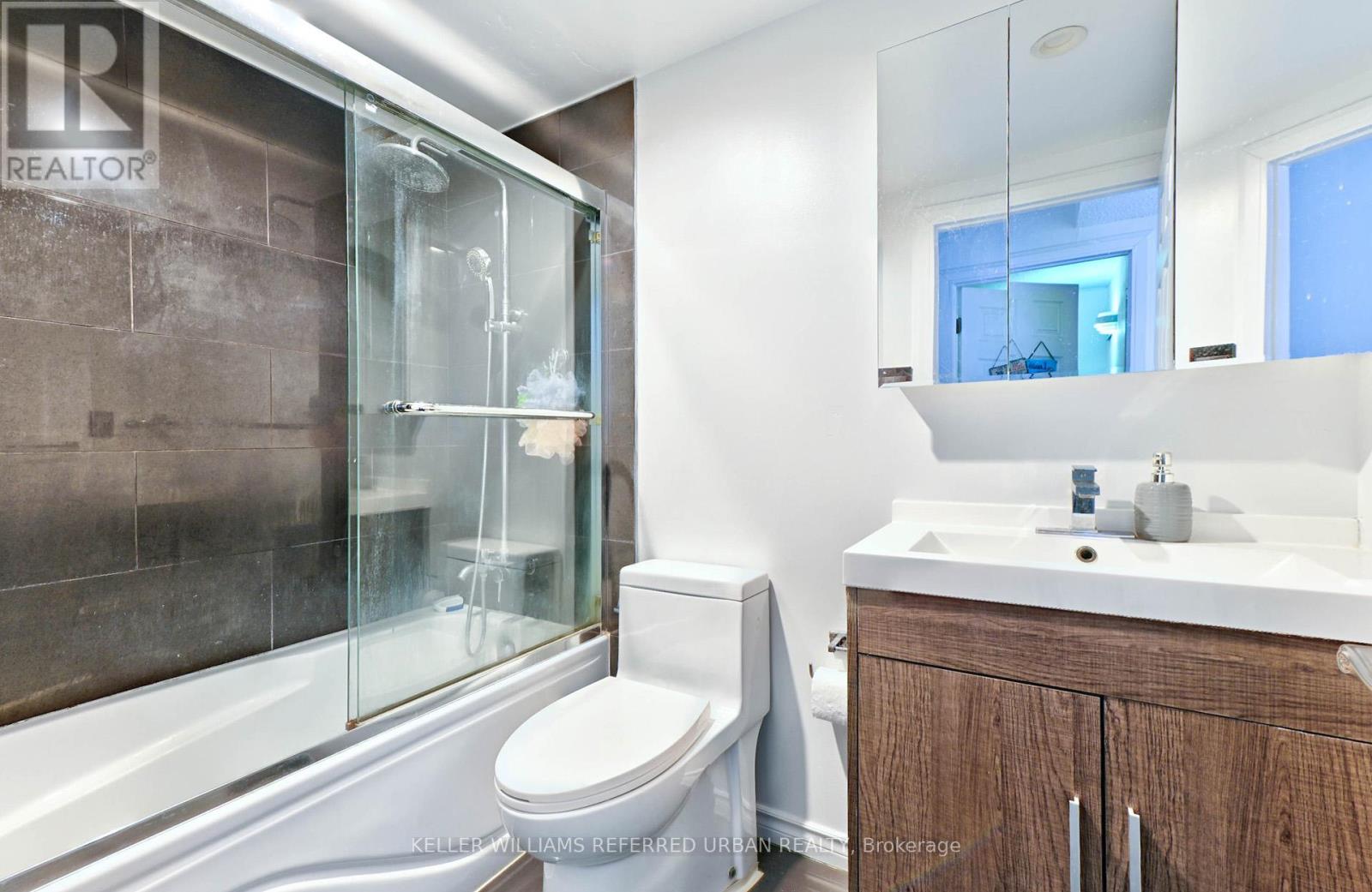 1811 - 10 Martha Eaton Way, Toronto, Ontario  M6M 5B3 - Photo 13 - W12889588